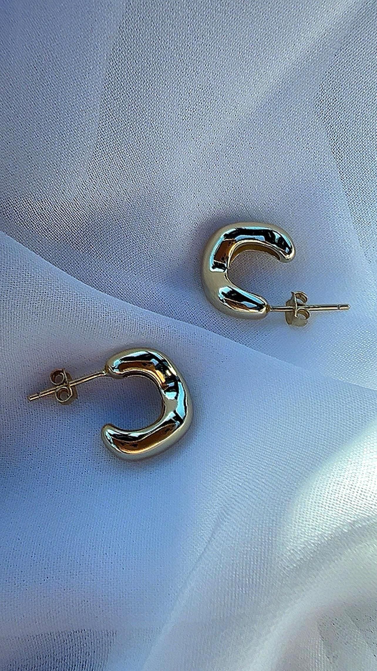 14k Gold Plated Hoop Earrings: Small Wavy Geometric Design,Curved Hoop Earrings for women,Minimalist Jewelry,small hoop earrings