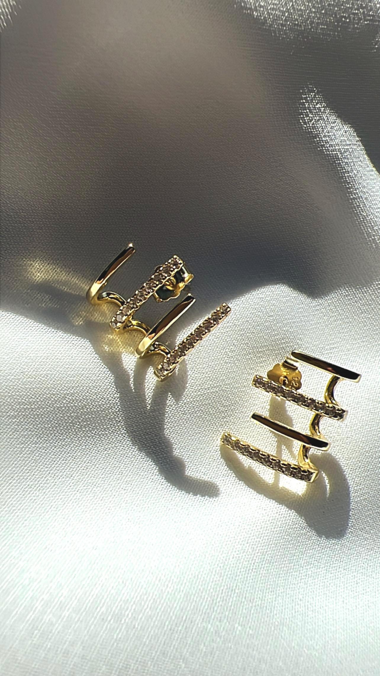 Triple thin claw stud earrings, three rows CZ small hook earrings, CZ huggies triple caged stud earrings triple cuff earring conch piercing
