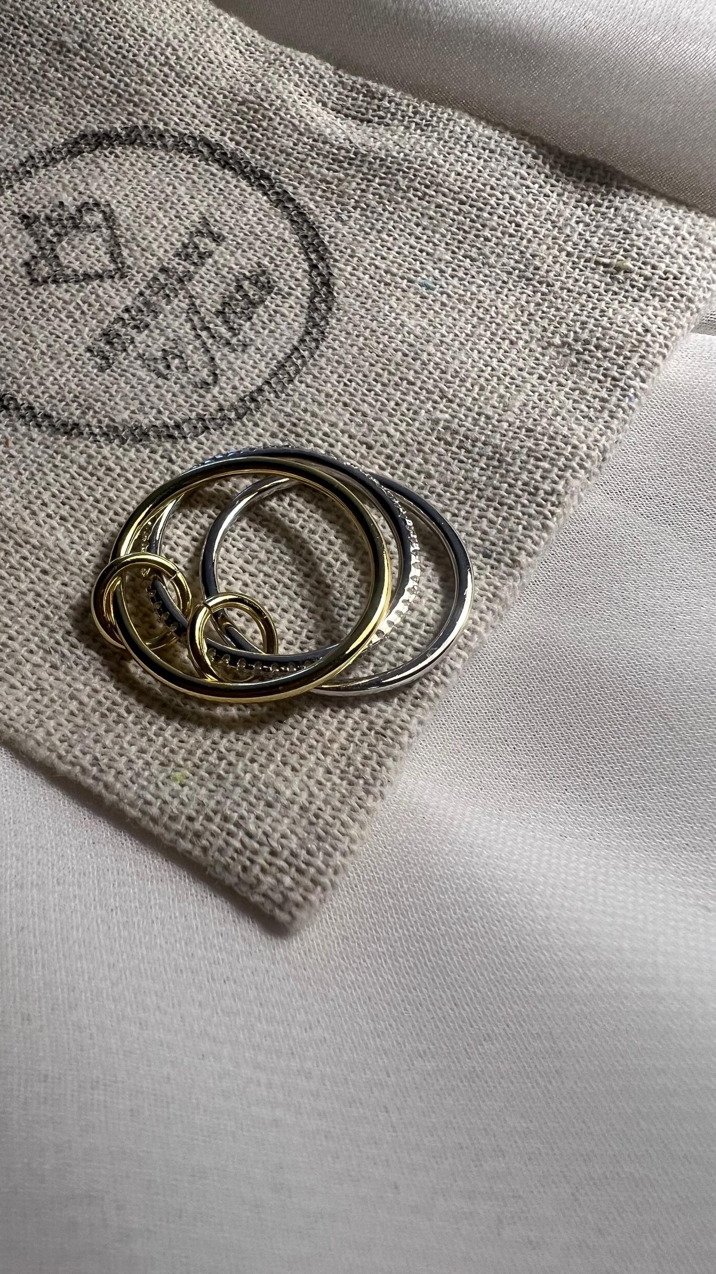 Two-Tone Sterling Silver Interlocking Ring,Connected Ring,Interlinked Ring,Multiband Ring,Stackable Band