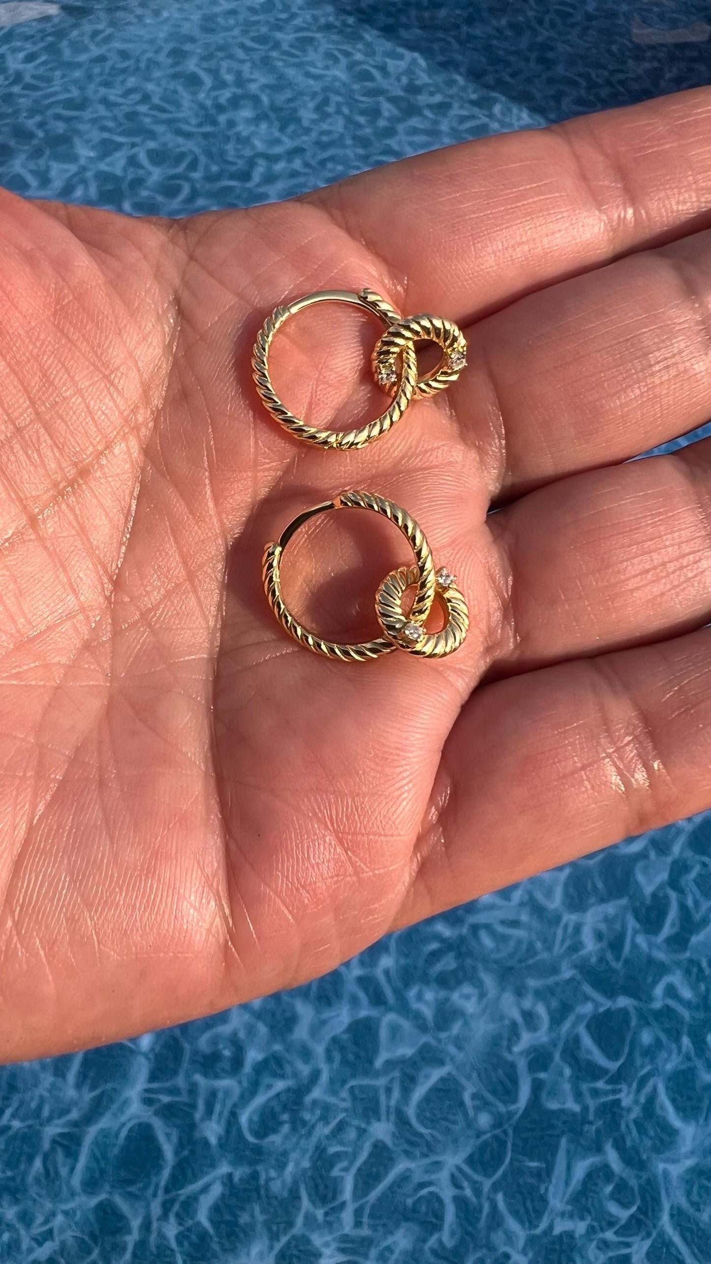 Twisted Spiral huggie earrings,Everday Huggie Earrings, Twisted hoop earrings for women cable hoop earring Rope Huggies ,Gold small hoops