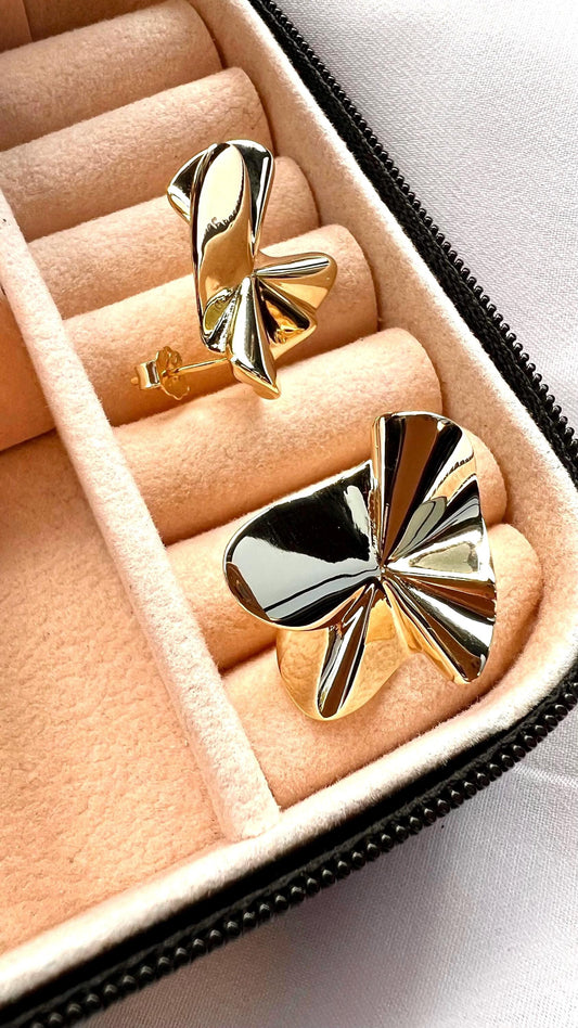 Gold Crumpled Post Earrings: Abstract Trendy Studs