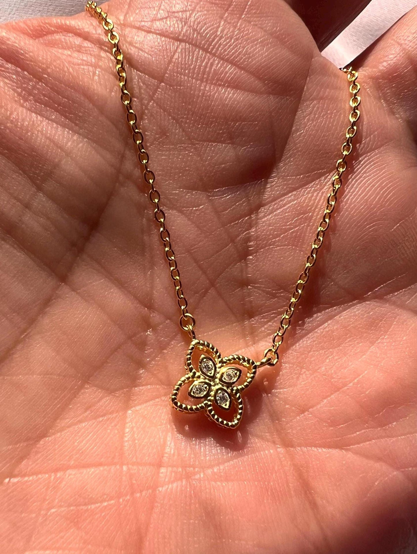 Flower Necklace ,Dainty Necklace ,Small Gold Flower Layering Necklace,Bridesmaid Necklace ,Tiny Necklace,Floral Necklace