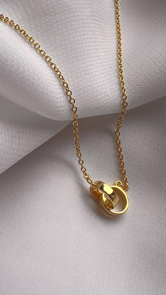 Double circle Necklace, Interlocking circle Necklace,Double Rings Necklace,Intertwined circle pendant necklace,Dainty jewelry,Gift for her