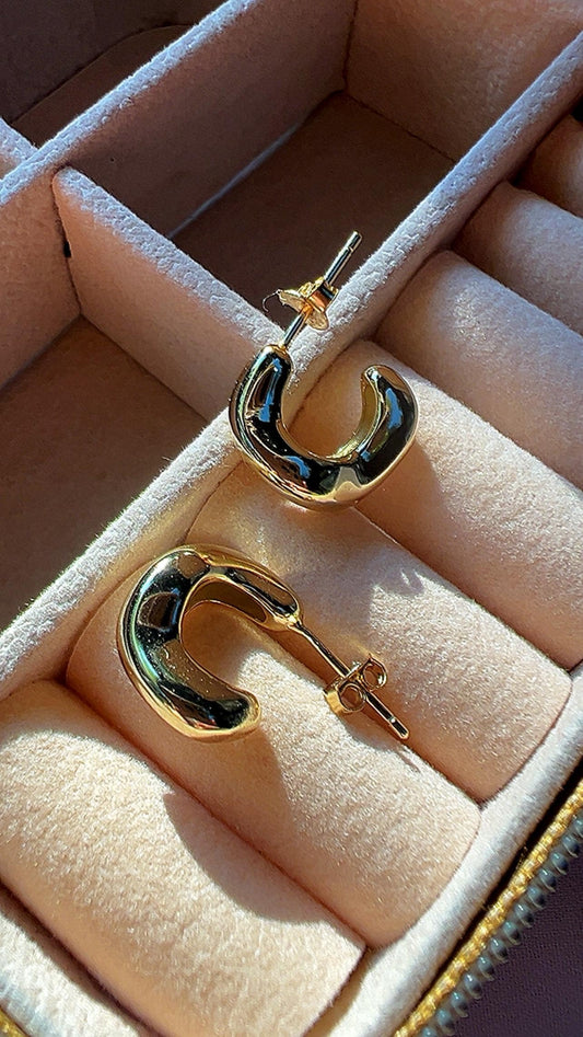 14k Gold Plated Hoop Earrings: Small Wavy Geometric Design,Curved Hoop Earrings for women,Minimalist Jewelry,small hoop earrings