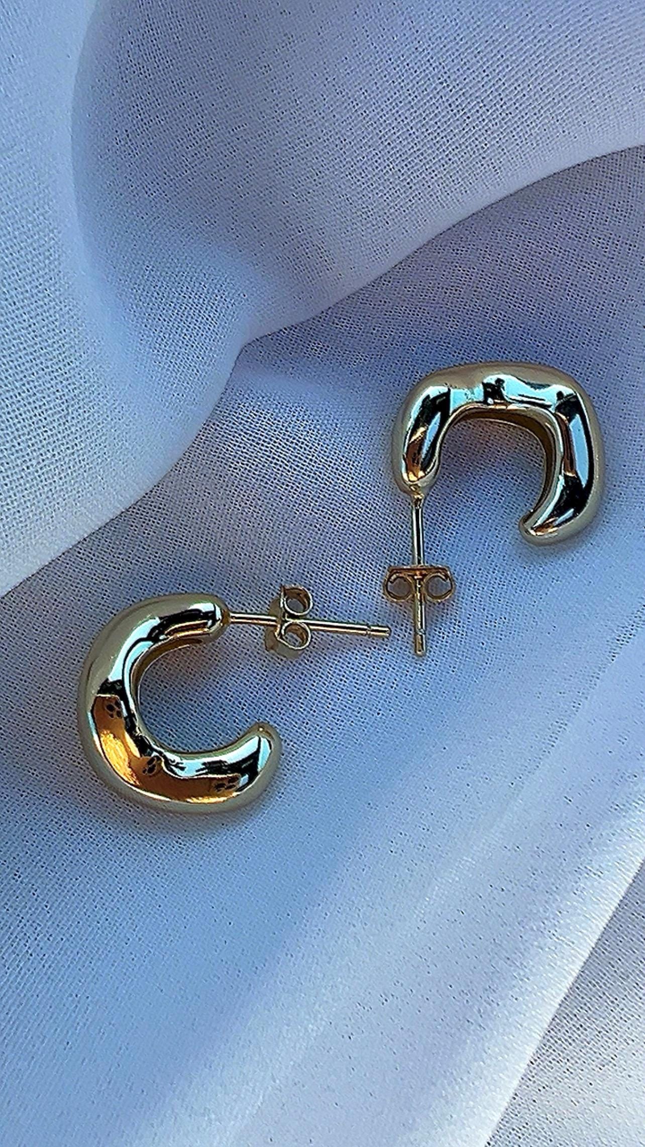 14k Gold Plated Hoop Earrings: Small Wavy Geometric Design,Curved Hoop Earrings for women,Minimalist Jewelry,small hoop earrings