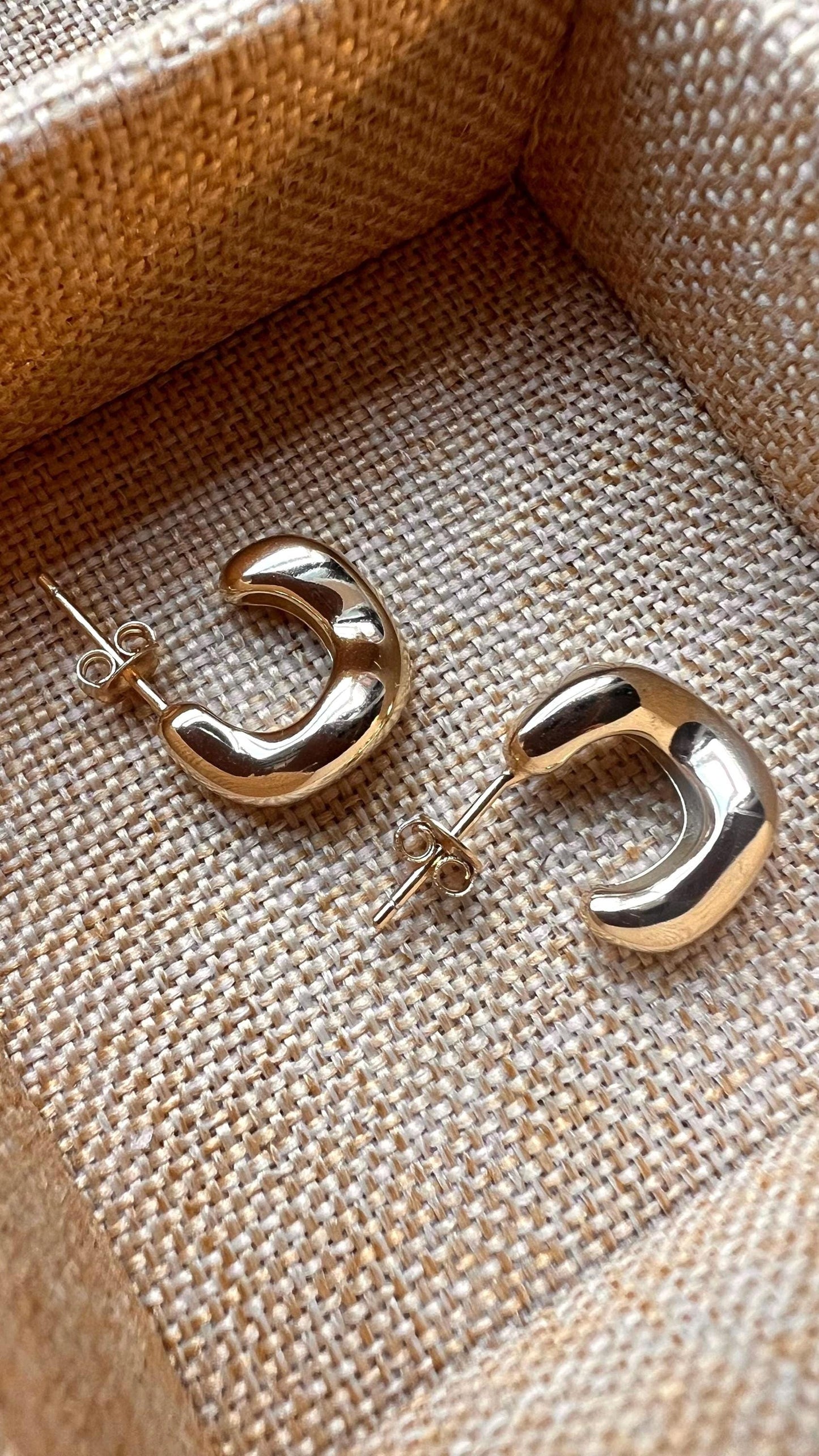 14k Gold Plated Hoop Earrings: Small Wavy Geometric Design,Curved Hoop Earrings for women,Minimalist Jewelry,small hoop earrings