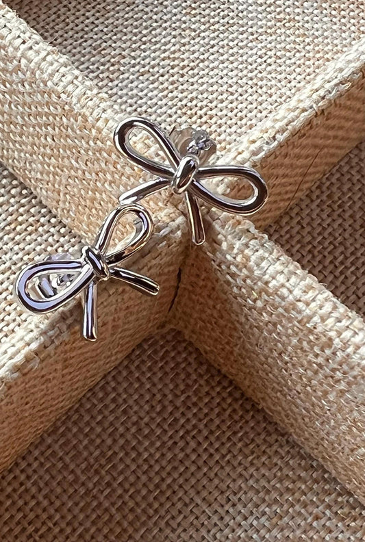 Gold-Plated Bow Stud Earrings: Elegant Minimalist Jewelry