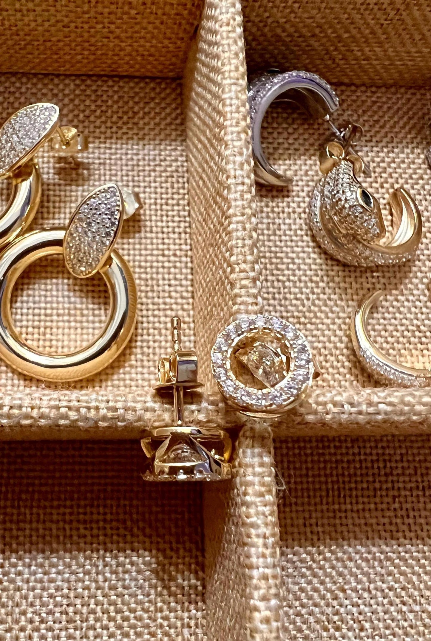 Gold Stud earrings,round stud earrings CZ Stud Earrings,Everyday Earrings Pave Clear Cubic Zirconia Earrings minimalist earrings