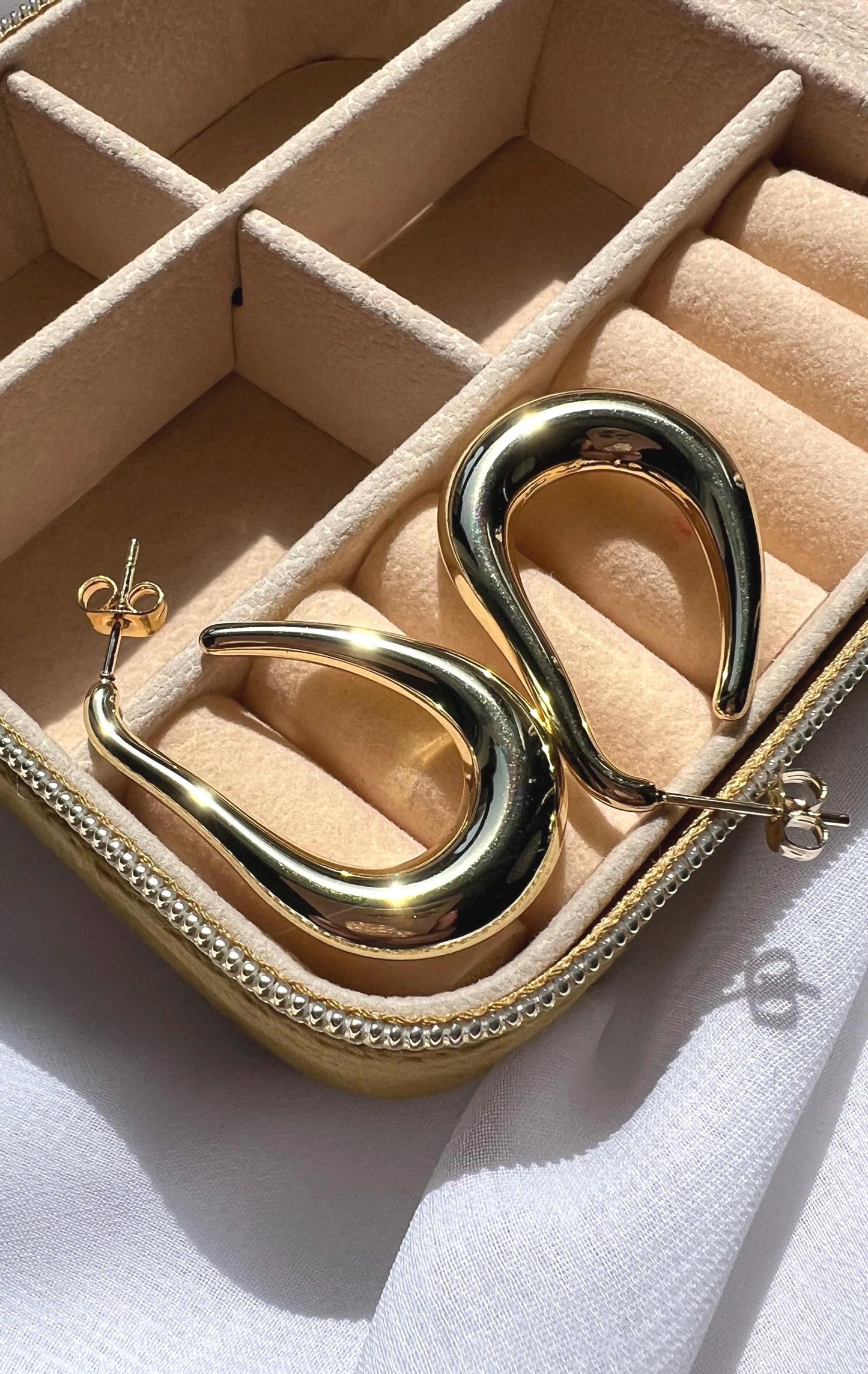 Gold Stainless Steel Oval Hoop Earrings: Chunky Geometric Design