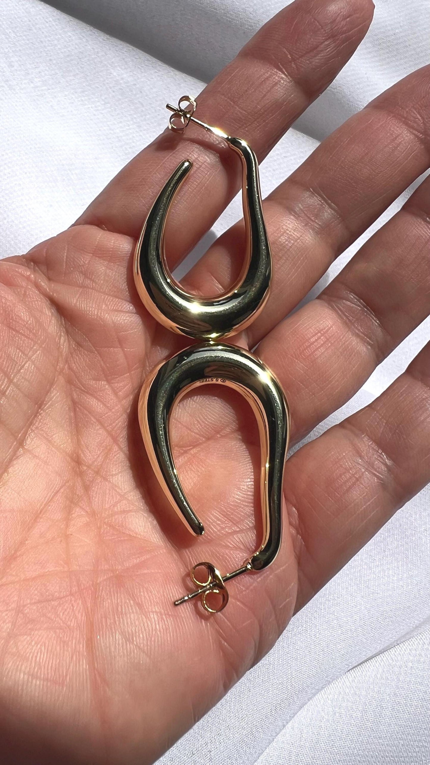 Gold Stainless Steel Oval Hoop Earrings: Chunky Geometric Design