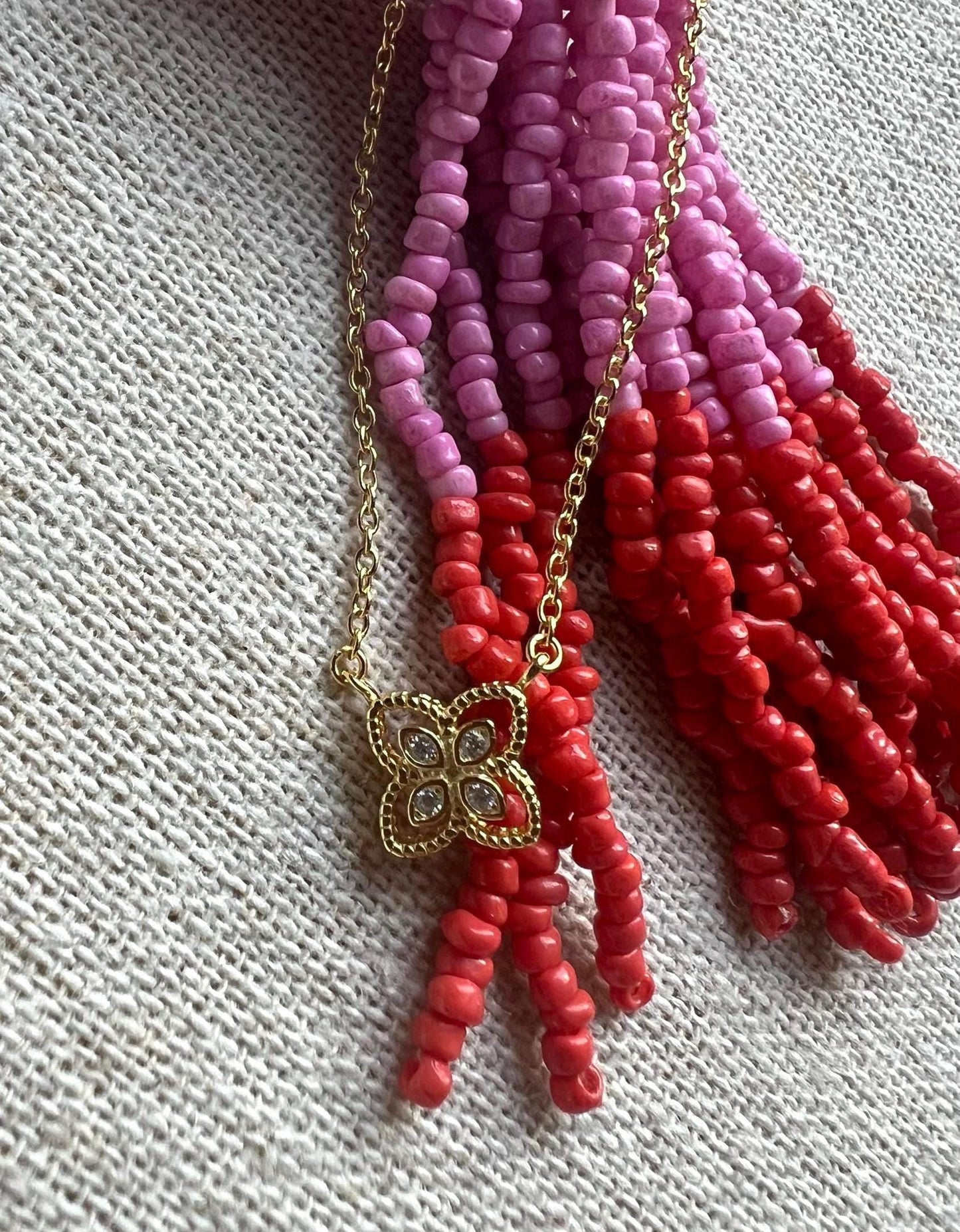 Flower Necklace ,Dainty Necklace ,Small Gold Flower Layering Necklace,Bridesmaid Necklace ,Tiny Necklace,Floral Necklace