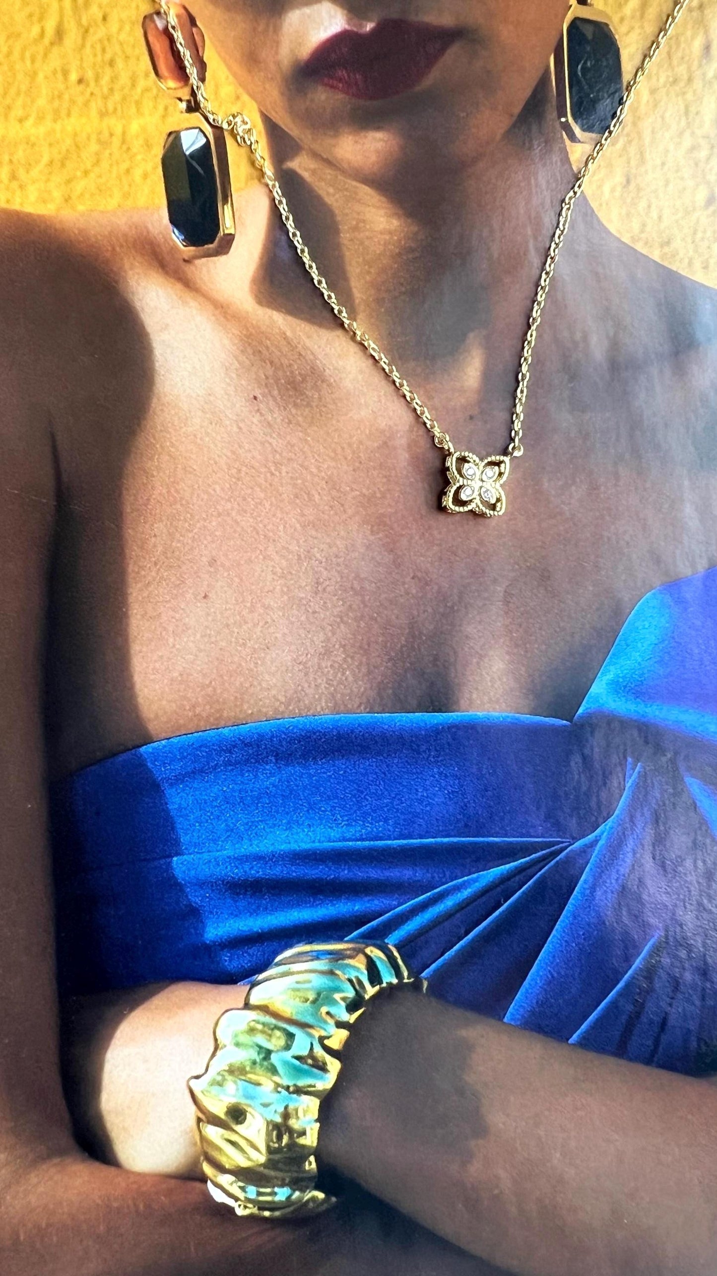 Flower Necklace ,Dainty Necklace ,Small Gold Flower Layering Necklace,Bridesmaid Necklace ,Tiny Necklace,Floral Necklace